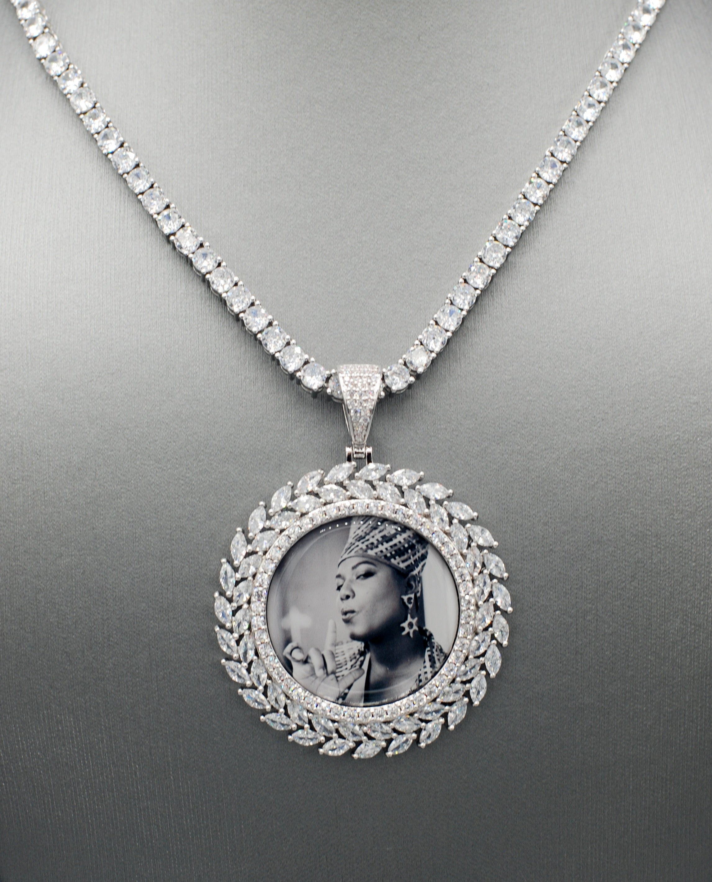 14k Gold or White Gold plated Round Wreath Custom 3D Photo Picture Charm Pendant 1.9 inch (47mm)